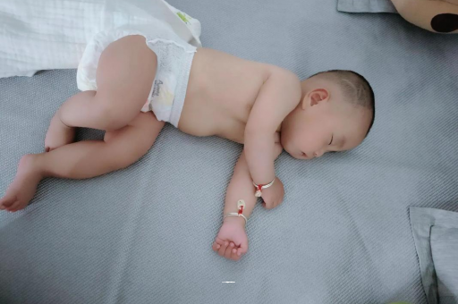 临海宝宝积食发烧怎么处理